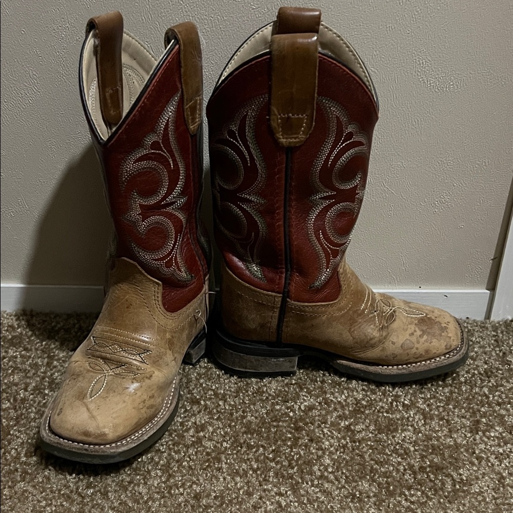 Old West Kids Boots in Red and Tan